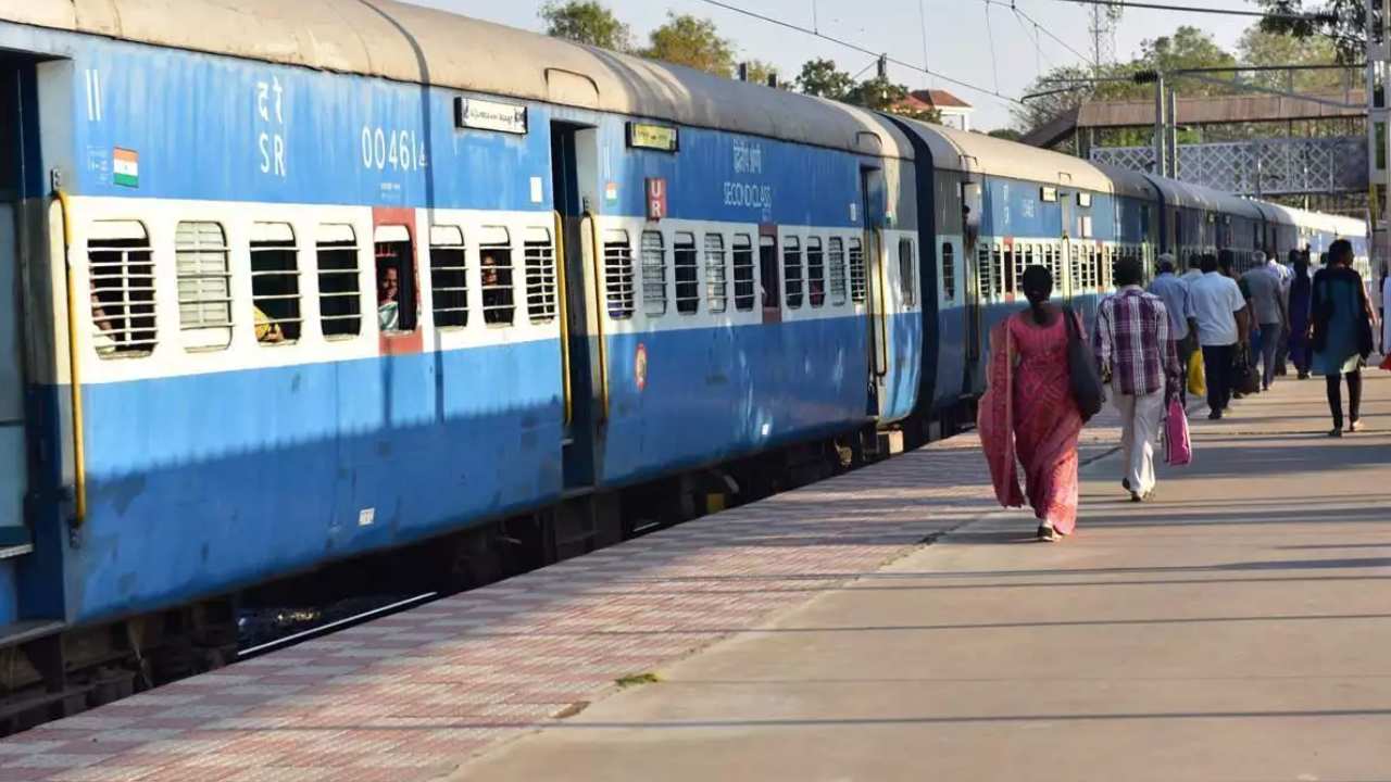 Inidan Railways Amrit Bharat scheme : చిన్న రైల్వే స్టేషన్ల ఆధునికీకరణకు రైల్వే శాఖ గ్రీన్ సిగ్నల్ Inidan Railways Amrit Bharat scheme : చిన్న రైల్వే స్టేషన్ల ఆధునికీకరణకు రైల్వే శాఖ గ్రీన్ సిగ్నల్