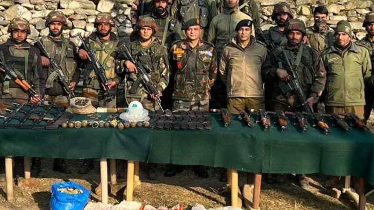 Jammu kashmir: ఉగ్ర కుట్రను భగ్నం చేసిన భారత బలగాలు Jammu kashmir: ఉగ్ర కుట్రను భగ్నం చేసిన భారత బలగాలు