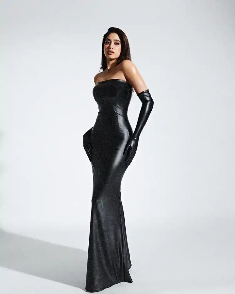 Janhvi Kapoor Allures In Black Dress