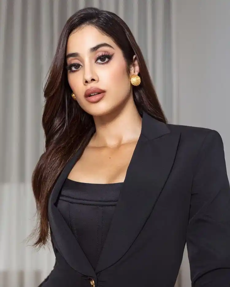 Janhvi Kapoor Allures In Black Dress