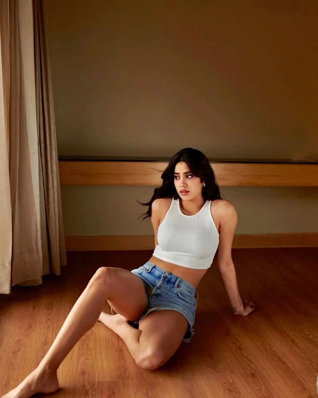 Janhvi Kapoor Latest Photoshoot