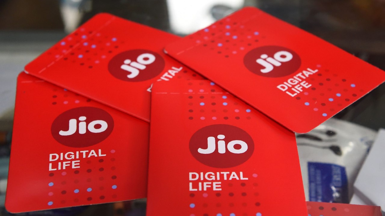 Jio Happy New Year 2023 plan launched, offers 2.5GB data per day and unlimited calls at Rs 2023