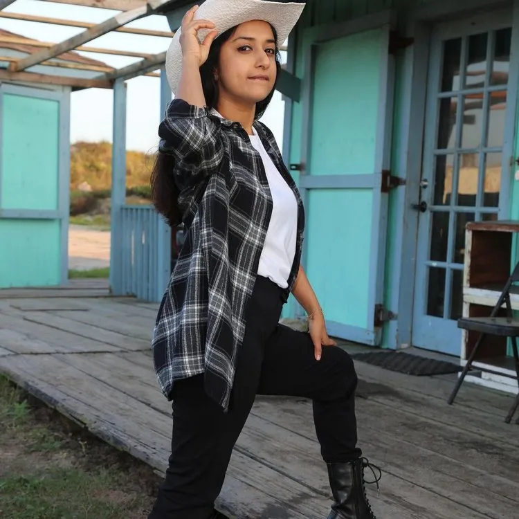 Meera Jasmine Sizzles In Cowboy Getup