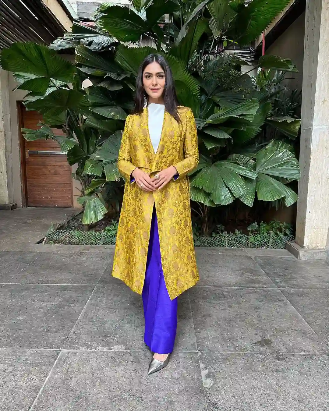 Mrunal Thakur latest photoshoot