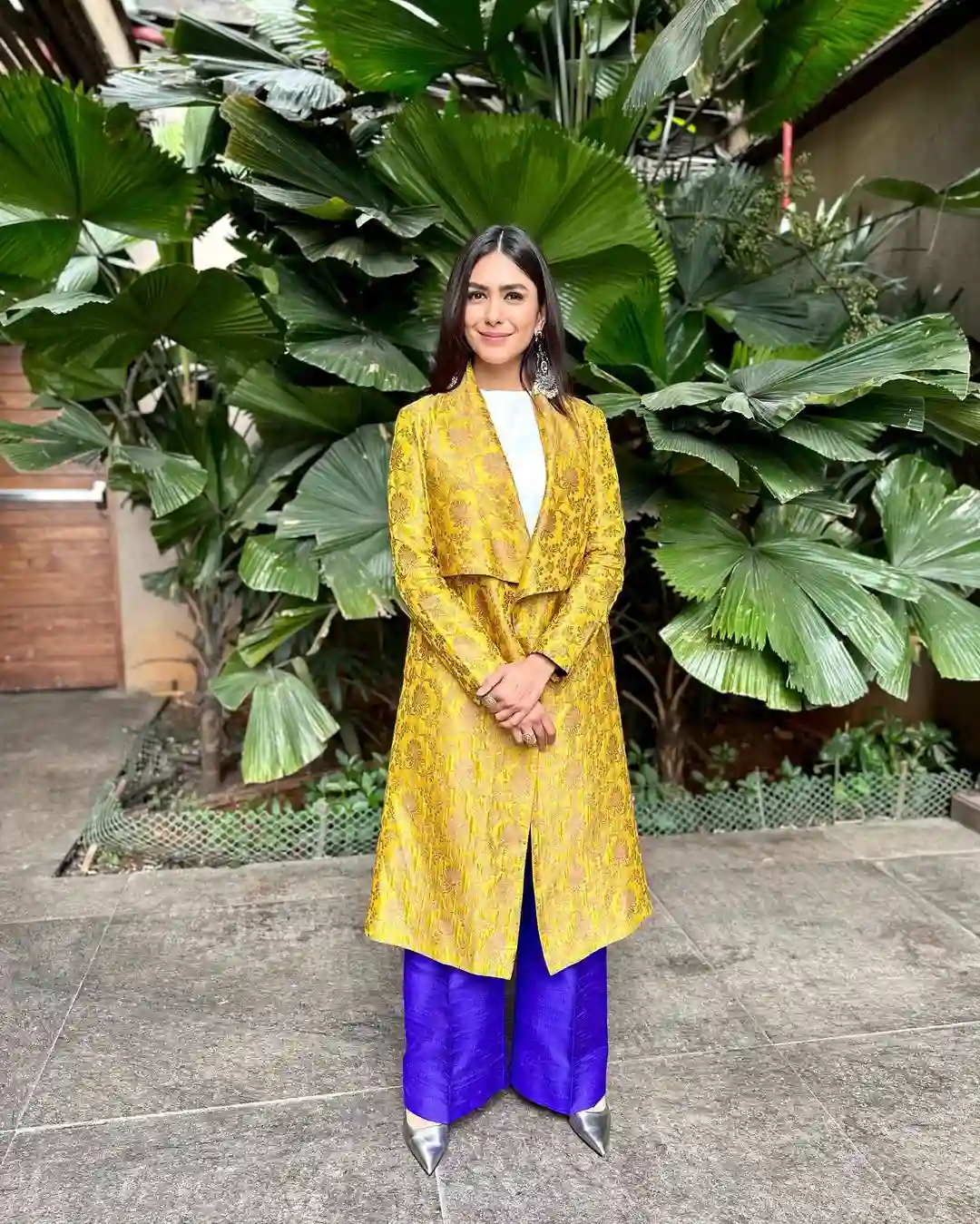 Mrunal Thakur latest photoshoot