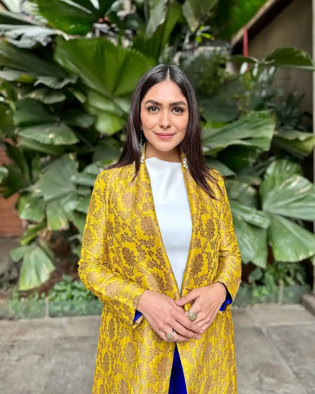 Mrunal Thakur latest photoshoot