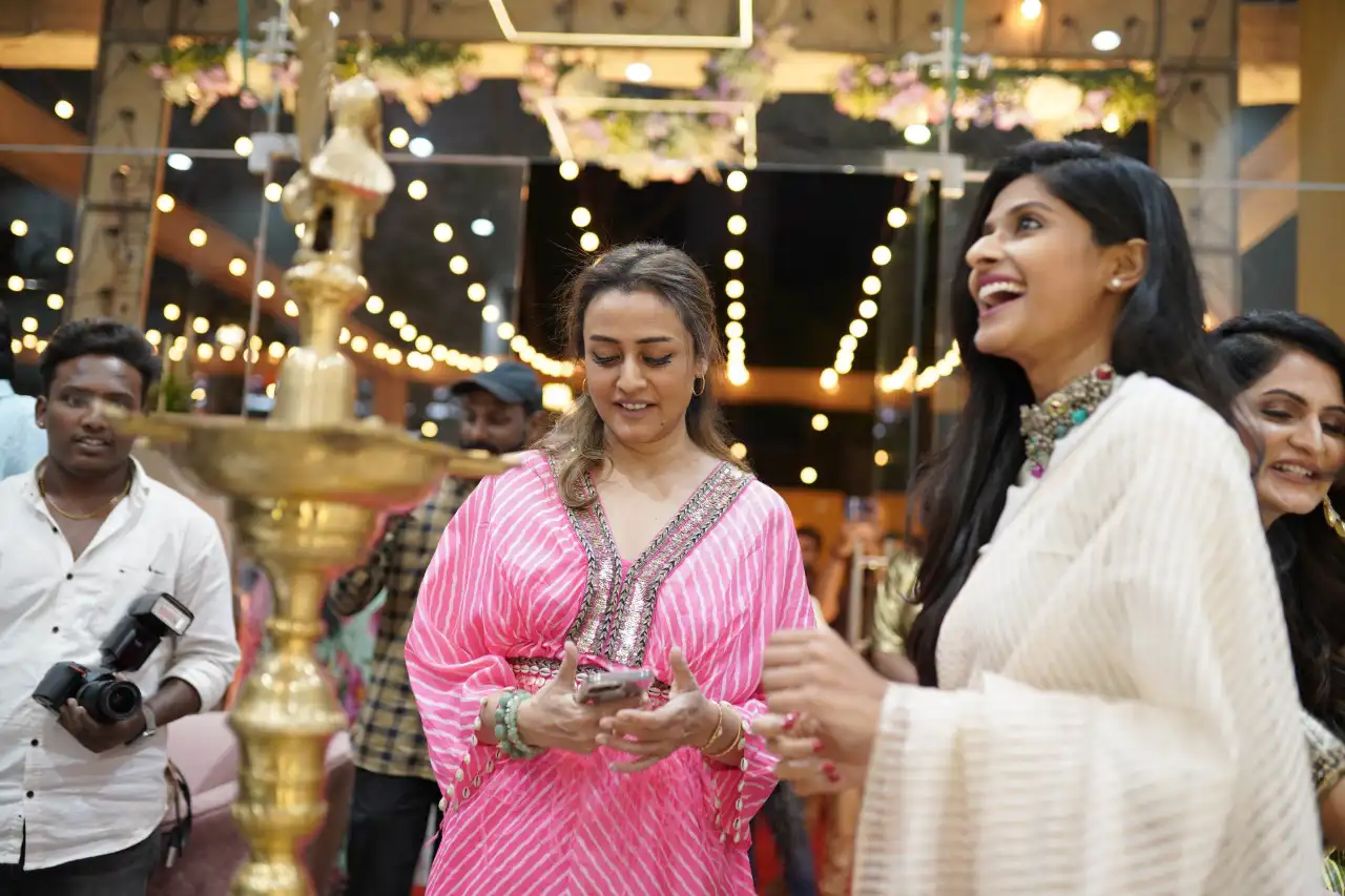 Namrata Shirodkar at Saloon Shop Opening