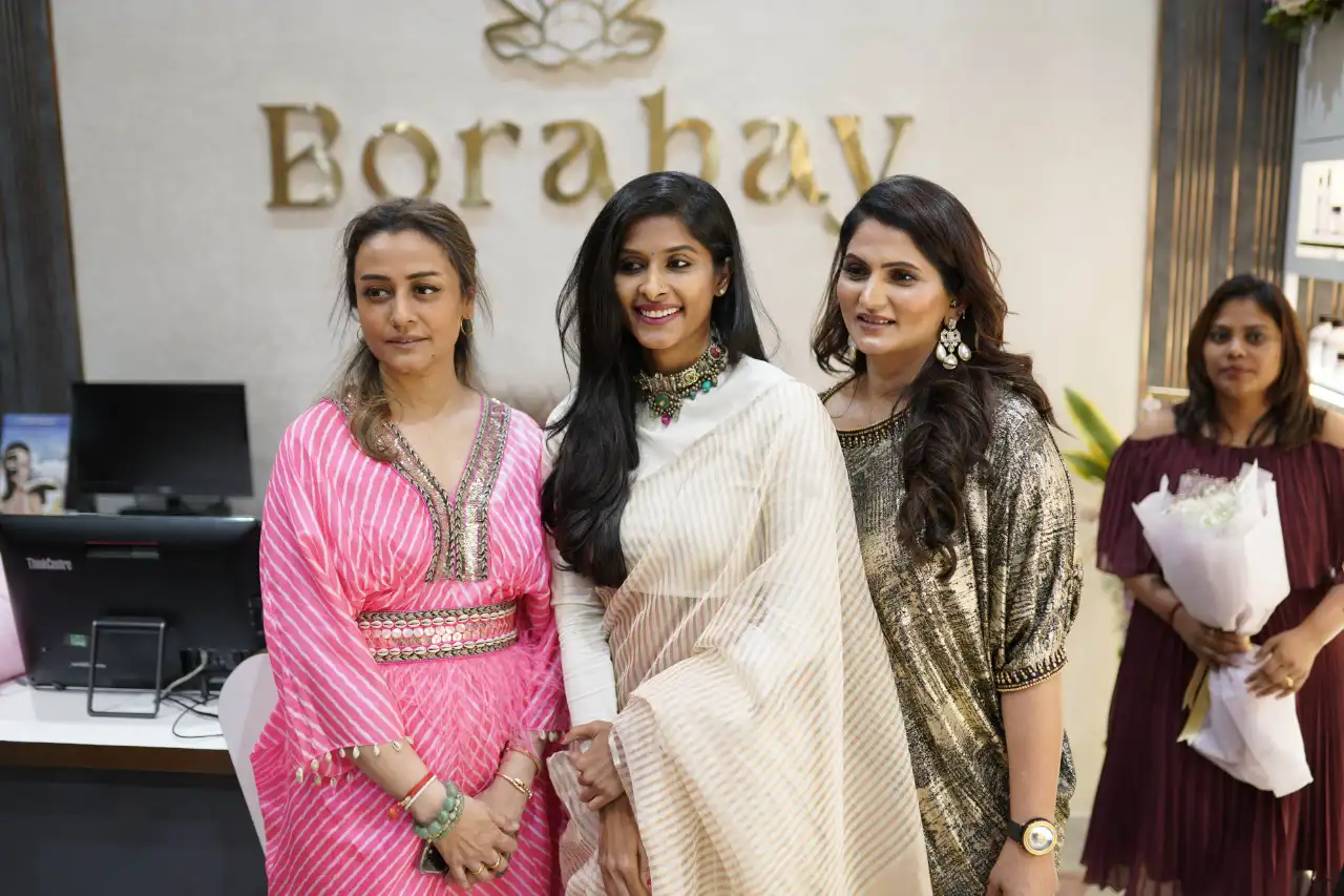 Namrata Shirodkar at Saloon Shop Opening