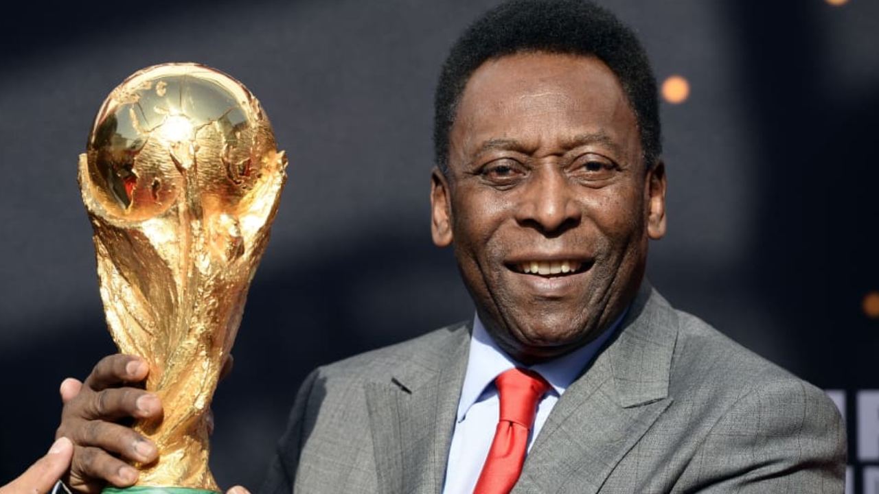 Football Legendary Pele Passed Away : సాకర్ దిగ్గజం పీలే ఇక లేరు.. క్యాన్సర్ తో బాధపడుతూ కన్నుమూత Football Legendary Pele Passed Away : సాకర్ దిగ్గజం పీలే ఇక లేరు.. క్యాన్సర్ తో బాధపడుతూ కన్నుమూత