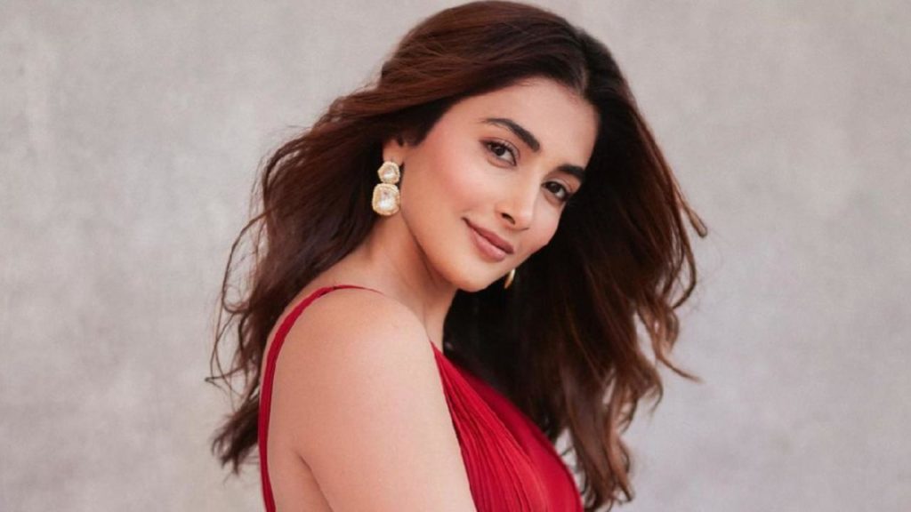 Pooja Hegde To Join SSMB28 Shooting From Dec 15