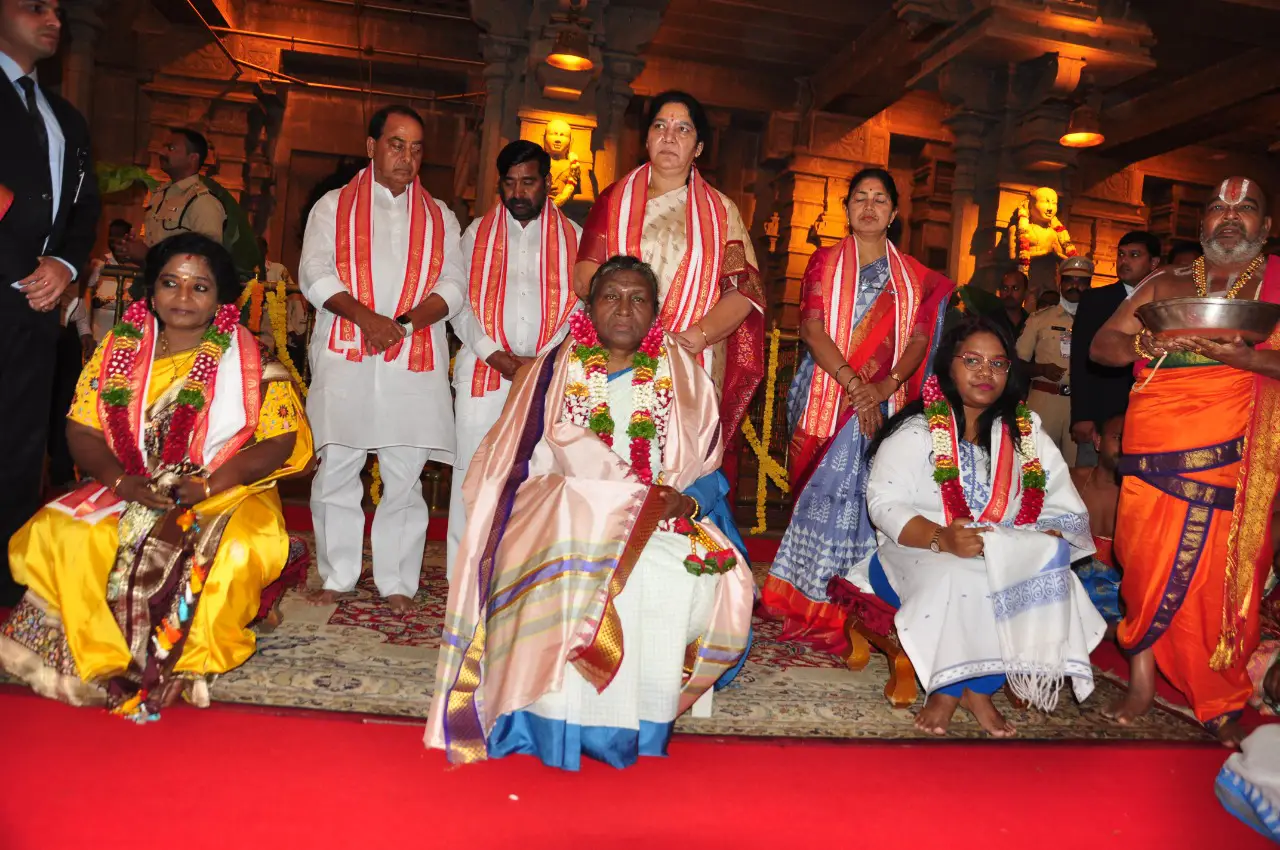 President visited Yadadri Lakshminarasimhaswamy 