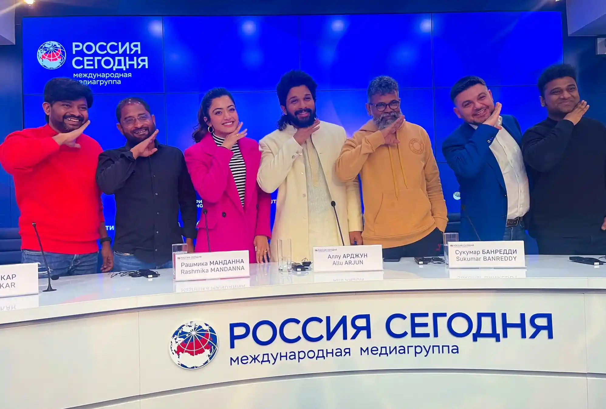Pushpa Team In Russia To Promote Pushpa Russian Release