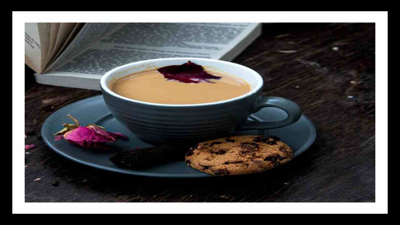 Rose Masala Chai : చలికాలంలో శరీరంలో కొలెస్ట్రాల్ పెరగకుండా చేసే రోజ్ మసాలా చాయ్! Rose Masala Chai : చలికాలంలో శరీరంలో కొలెస్ట్రాల్ పెరగకుండా చేసే రోజ్ మసాలా చాయ్!