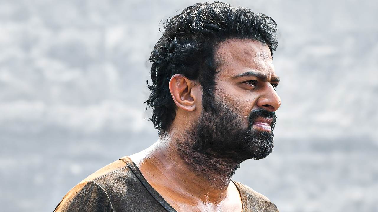 Salaar: ‘సలార్’పై ఆ నెలలో నిర్ణయం తీసుకుంటారా..? Salaar: ‘సలార్’పై ఆ నెలలో నిర్ణయం తీసుకుంటారా..?