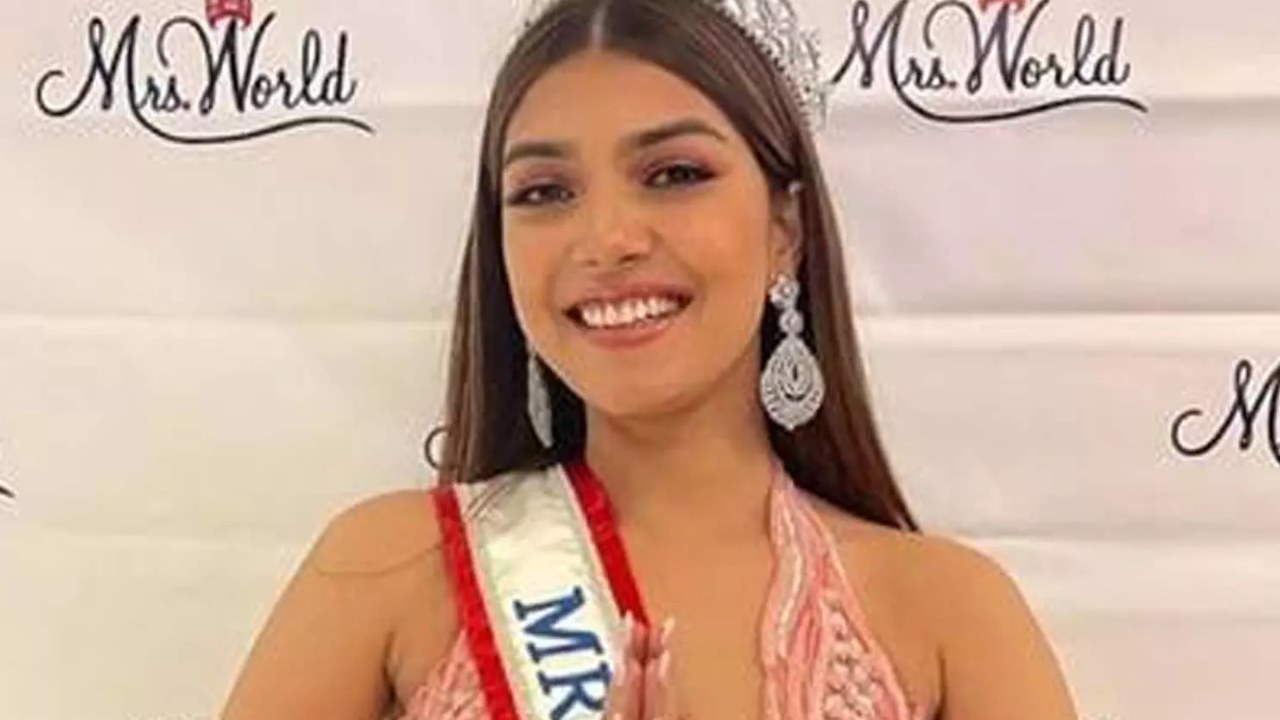 Sargam Kaushal Mrs World-2022 : మిసెస్ వరల్డ్ గా సర్గమ్ కౌశల్.. 21 ఏళ్ల తర్వాత భారత్ కు.. Sargam Kaushal Mrs World-2022 : మిసెస్ వరల్డ్ గా సర్గమ్ కౌశల్.. 21 ఏళ్ల తర్వాత భారత్ కు..