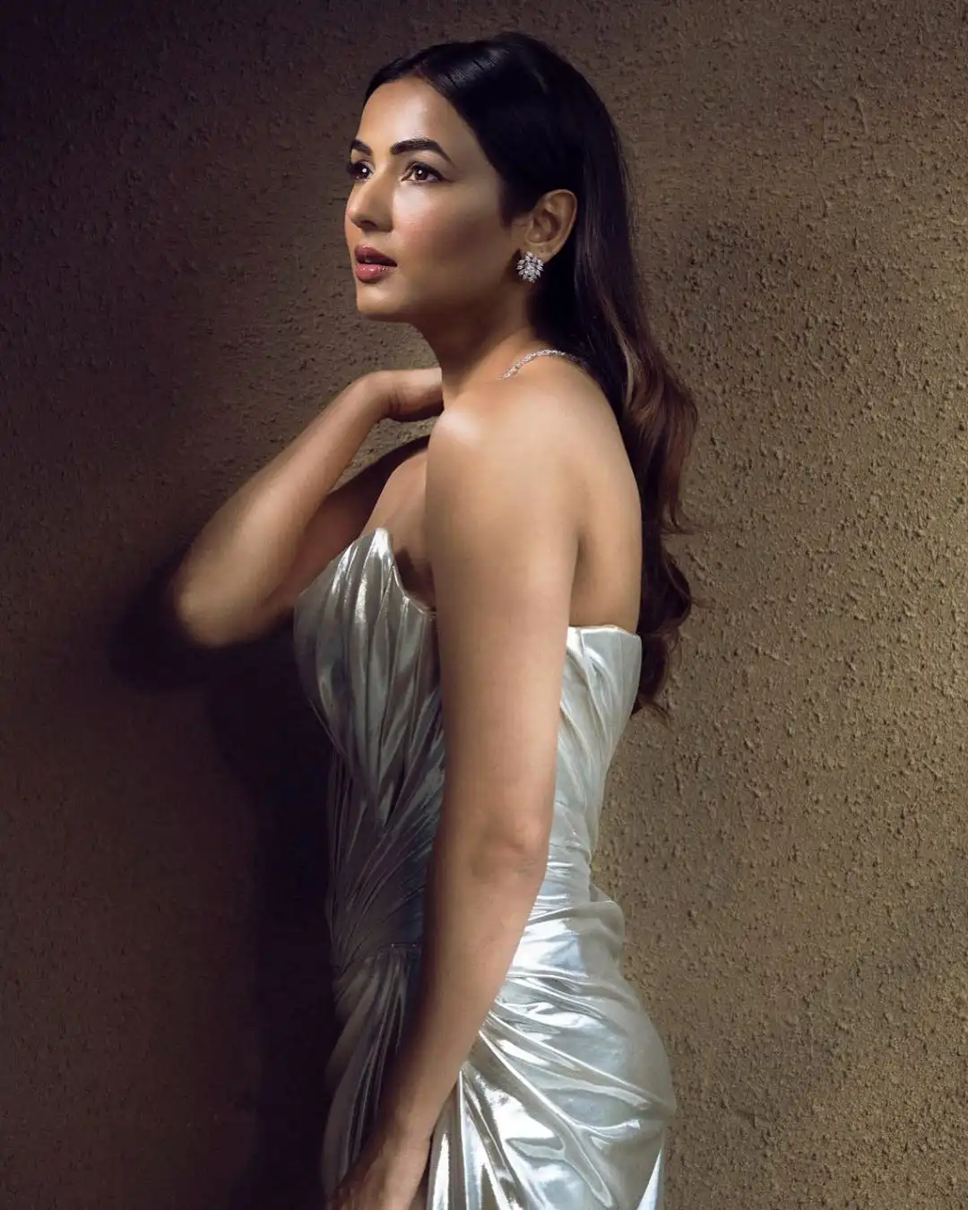 Sonal Chauhan Sizzles In Latest Pics
