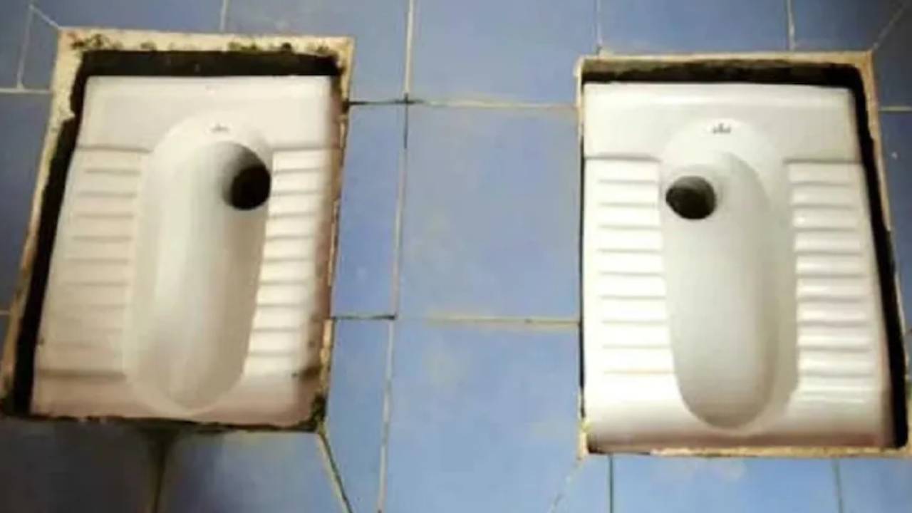 Strange Toilet: బాబోయ్.. ఇలాకూడా ఆలోచిస్తారా..! కంగుతిన్న అధికారులు.. Strange Toilet: బాబోయ్.. ఇలాకూడా ఆలోచిస్తారా..! కంగుతిన్న అధికారులు..