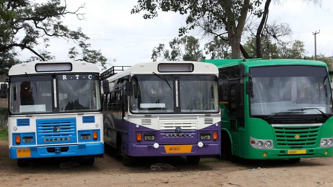 TSRTC: సంక్రాంతికి సొంతూళ్లకు వెళ్లే ప్రయాణీకులకు గుడ్న్యూస్ చెప్పిన టీఎస్ఆర్టీసీ TSRTC: సంక్రాంతికి సొంతూళ్లకు వెళ్లే ప్రయాణీకులకు గుడ్న్యూస్ చెప్పిన టీఎస్ఆర్టీసీ
