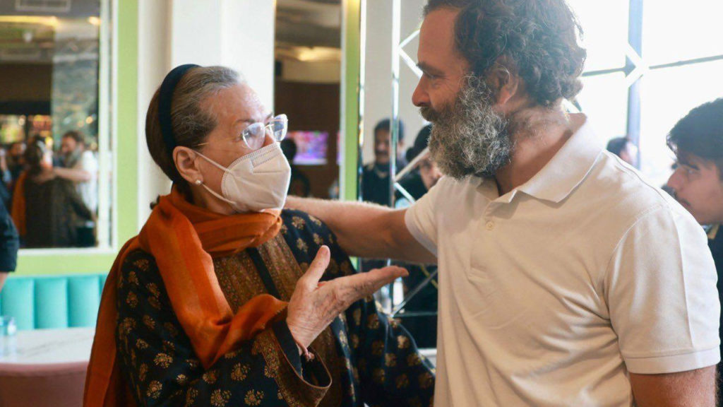 Rahul shares emotional photo with Sonia Gandhi from Bharat Jodo Yatra