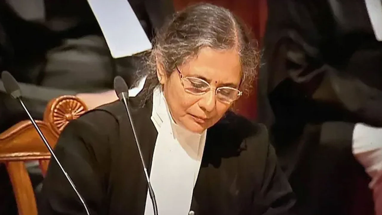 Bela Trivedi: బిల్కిస్ బానో వేసిన పిటిషన్ విచారణ నుంచి తప్పుకున్న జస్టిస్ బేలా త్రివేది Bela Trivedi: బిల్కిస్ బానో వేసిన పిటిషన్ విచారణ నుంచి తప్పుకున్న జస్టిస్ బేలా త్రివేది