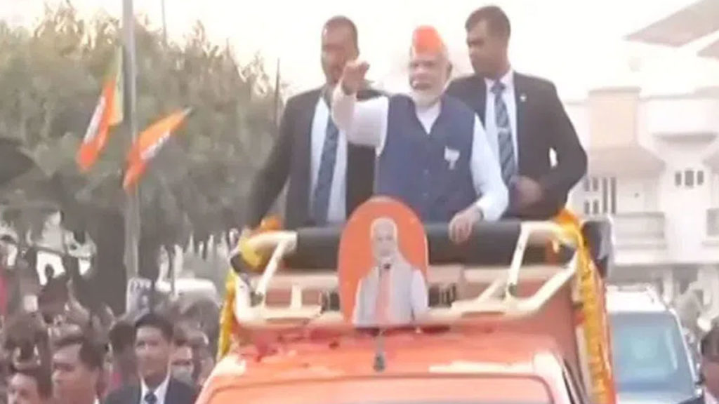 Over 10 lakh take part in PM Modi's largest and longest roadshow
