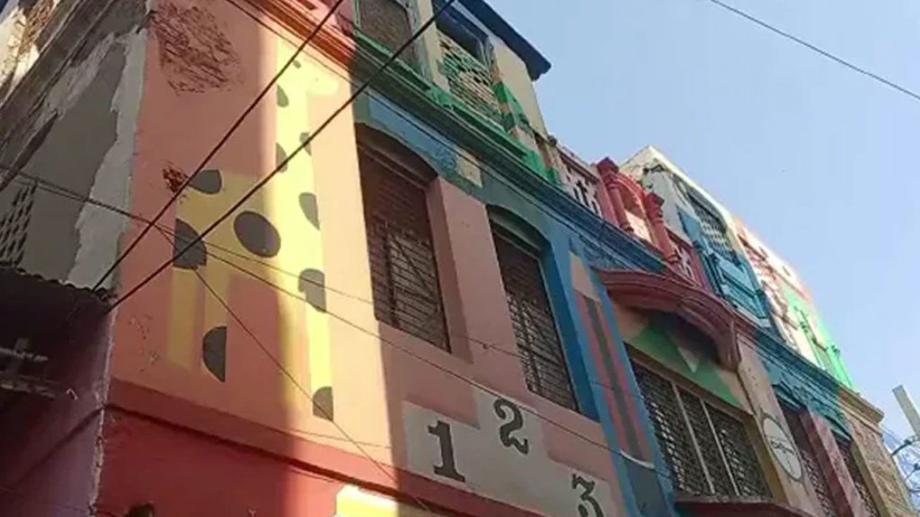 Delhi Teacher Attacks Class 5 Girl With Scissors, Throws Her Off Balcony