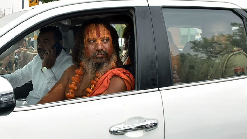 Will burn Shah Rukh alive if I meet him says Ayodhya seer's shocking comments