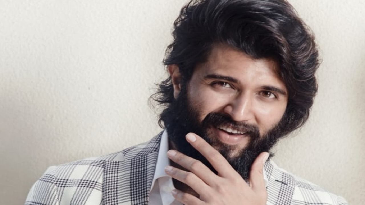 Vijay Devarakonda : అభిమానులను ఫ్రీ హాలీడే ట్రిప్కు పంపిస్తున్న విజయ్ దేవరకొండ.. Vijay Devarakonda : అభిమానులను ఫ్రీ హాలీడే ట్రిప్కు పంపిస్తున్న విజయ్ దేవరకొండ..