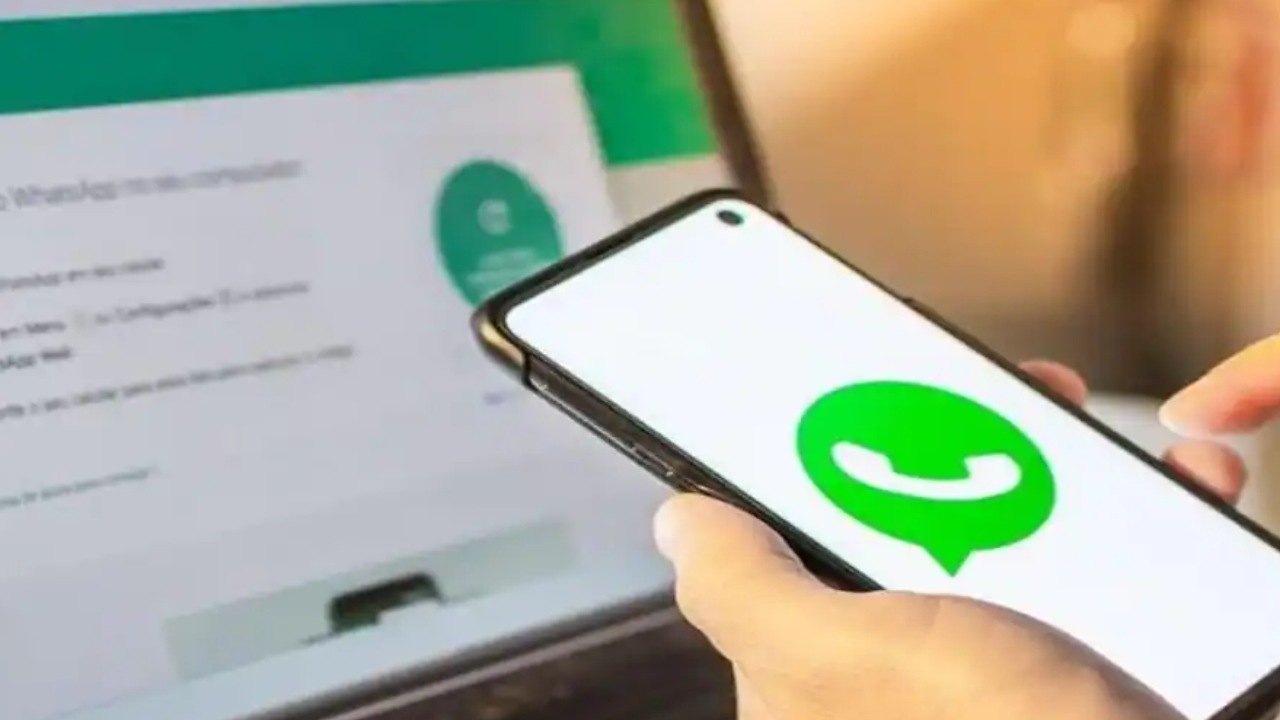 WhatsApp begins to test disappearing messages shortcut for Android beta