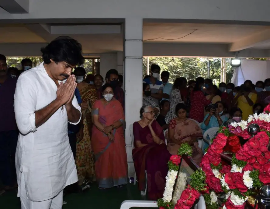 celebrities paying tributes to kaikala satyanarayana