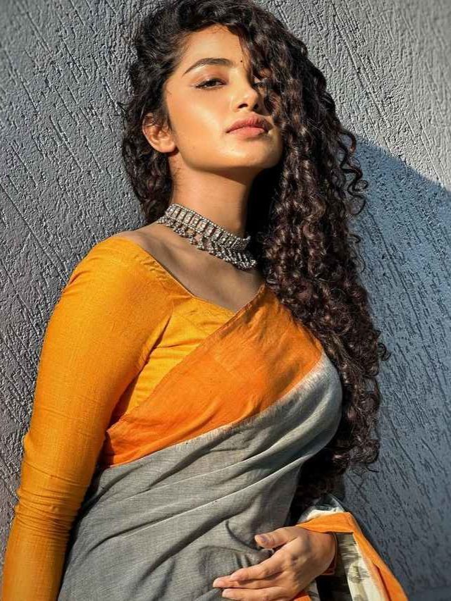 >చీరకట్టులో చితక్కొట్టిన అనుపమ