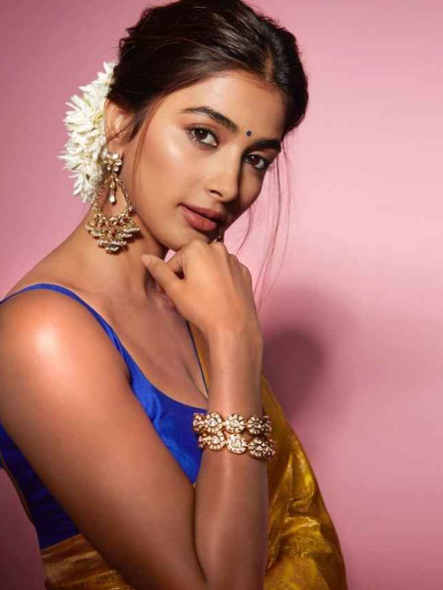 >చీరకట్టులో మెరిసిపోతున్న పూజా హెగ్డే