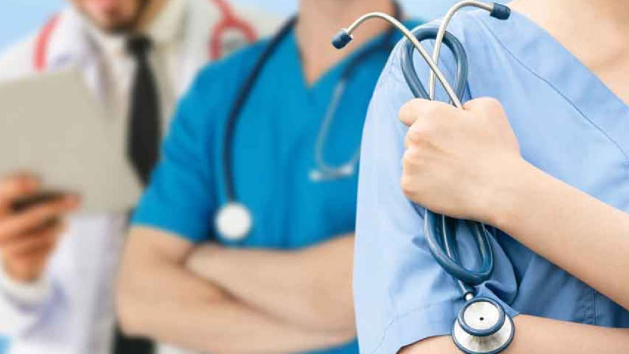Transgender doctors: ఉస్మానియా ఆసుపత్రిలో వైద్యులుగా చేరి చరిత్ర లిఖించిన ఇద్దరు ట్రాన్స్జెండర్లు Transgender doctors: ఉస్మానియా ఆసుపత్రిలో వైద్యులుగా చేరి చరిత్ర లిఖించిన ఇద్దరు ట్రాన్స్జెండర్లు