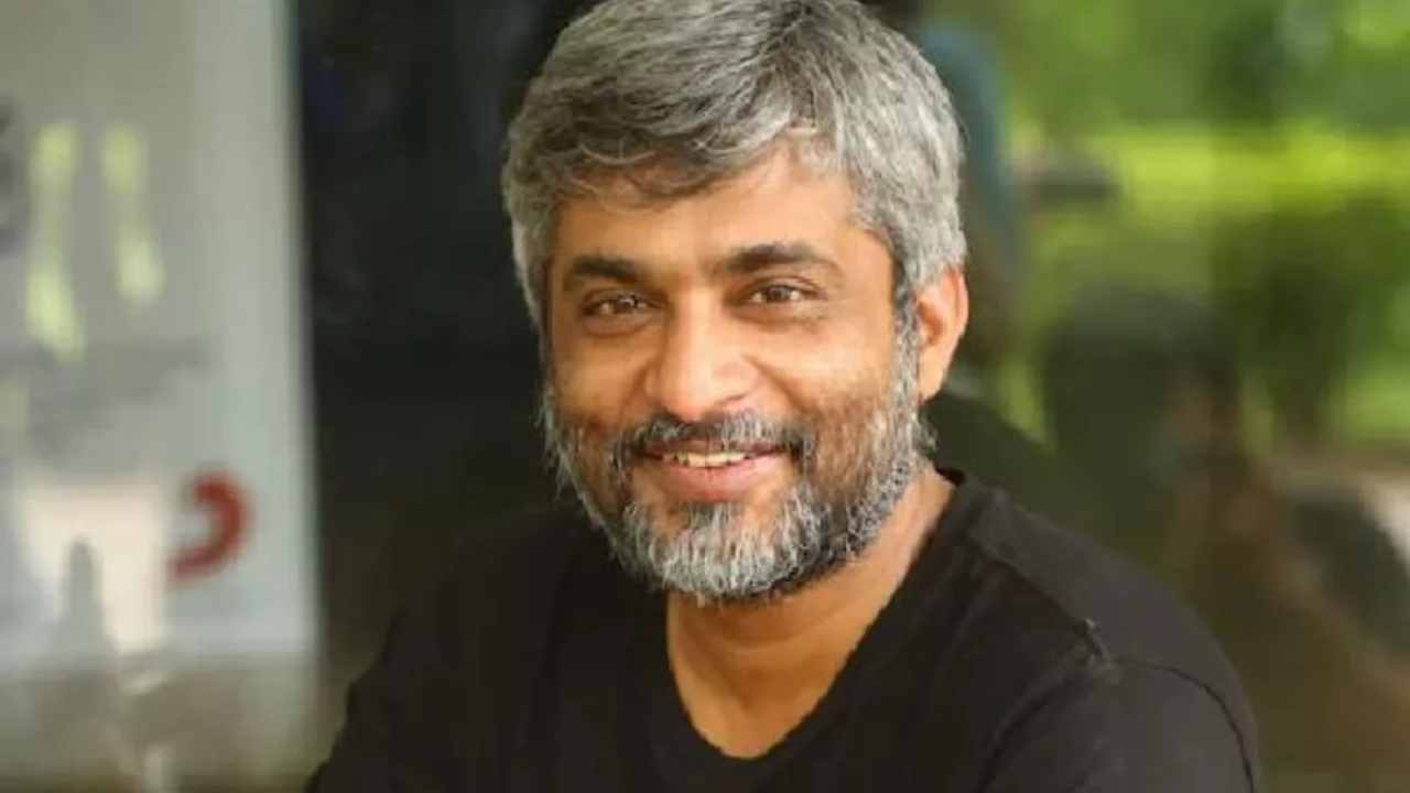 Hanu Raghavapudi : నన్ను నమ్మకూడదని ఇండస్ట్రీలో ప్రచారం చేశారు.. వాళ్ళు కనిపిస్తే డైరెక్ట్ గానే అడిగేస్తాను.. Hanu Raghavapudi : నన్ను నమ్మకూడదని ఇండస్ట్రీలో ప్రచారం చేశారు.. వాళ్ళు కనిపిస్తే డైరెక్ట్ గానే అడిగేస్తాను..