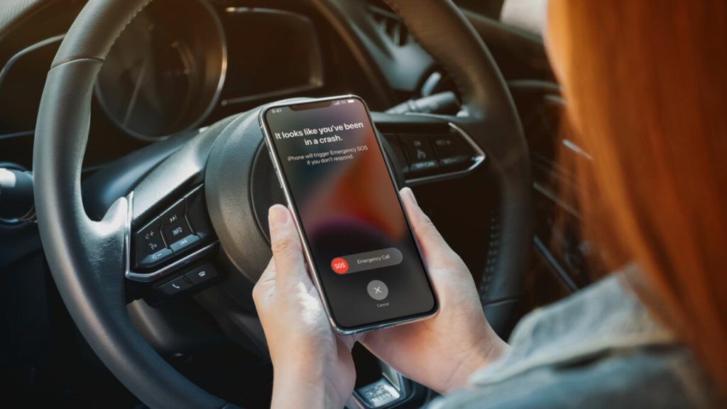 iPhone 14 crash detection feature alerts man of his wife’s accident and helps save her life