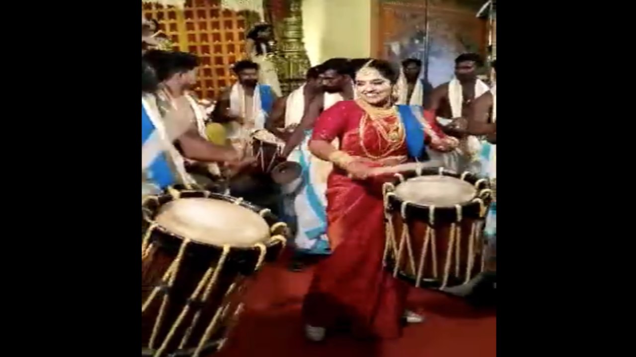 Viral Video: హుషారుగా డ్రమ్స్ వాయించిన పెళ్లికూతురు.. ఆశ్చర్యంగా చూసిన అతిథులు Viral Video: హుషారుగా డ్రమ్స్ వాయించిన పెళ్లికూతురు.. ఆశ్చర్యంగా చూసిన అతిథులు