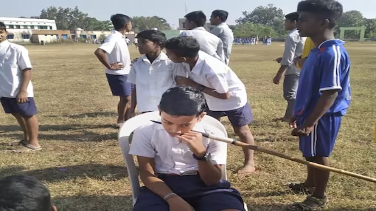 Odisha: బాలుడి గొంతులోకి దూసుకుపోయిన జావెలిన్ Odisha: బాలుడి గొంతులోకి దూసుకుపోయిన జావెలిన్