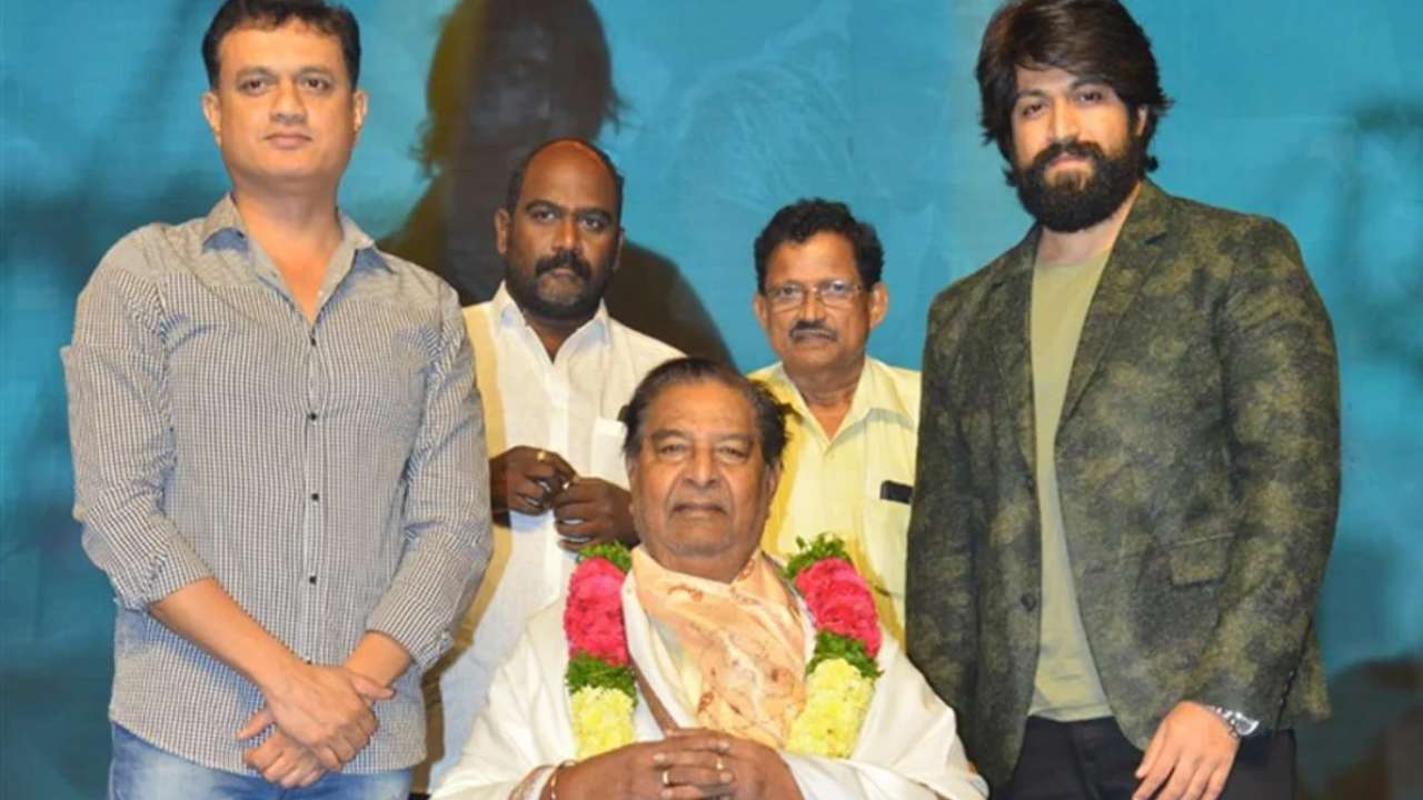 KGF : తెలుగు వాళ్లకి KGF సినిమాని పరిచయం చేసింది కైకాల సత్యనారాయణే.. KGF : తెలుగు వాళ్లకి KGF సినిమాని పరిచయం చేసింది కైకాల సత్యనారాయణే..