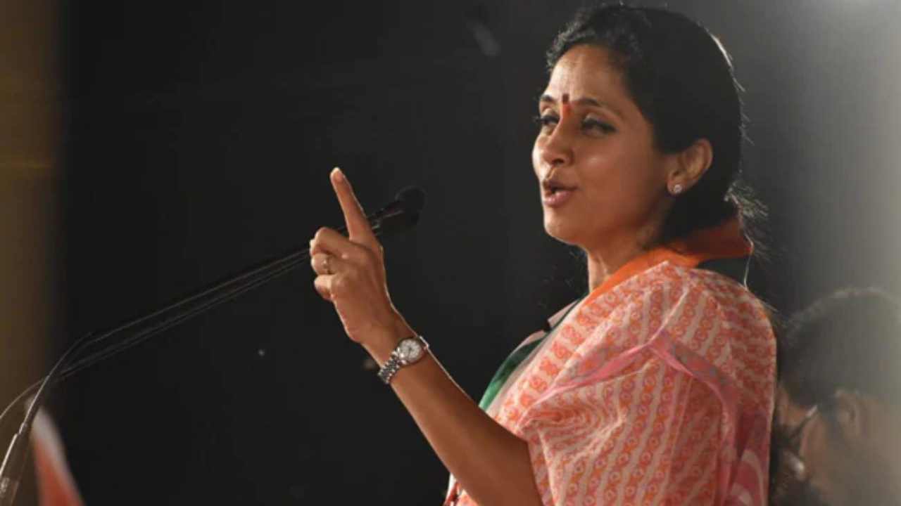 Maha vs Karnataka: పార్లమెంట్ వరకు వెళ్లిన కర్ణాటక-మహారాష్ట్ర సరిహద్దు వివాదం.. షా ఎంటర్ కవాలన్న ఎన్సీపీ Maha vs Karnataka: పార్లమెంట్ వరకు వెళ్లిన కర్ణాటక-మహారాష్ట్ర సరిహద్దు వివాదం.. షా ఎంటర్ కవాలన్న ఎన్సీపీ