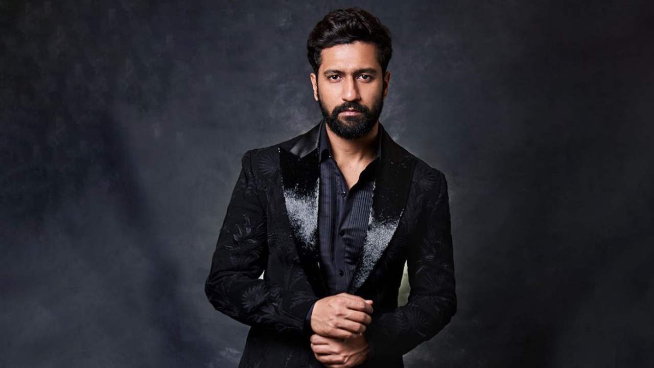 Vicky kaushal : ఈ హీరో పిజ్జాలు, బర్గర్లు తింటే బరువు తగ్గుతాడంట.. అమితాబ్ తో సహా అంతా ఆశ్చర్యపోతున్నారు.. Vicky kaushal : ఈ హీరో పిజ్జాలు, బర్గర్లు తింటే బరువు తగ్గుతాడంట.. అమితాబ్ తో సహా అంతా ఆశ్చర్యపోతున్నారు..