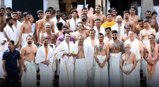 Team india players in Padmanabhaswamy Temple