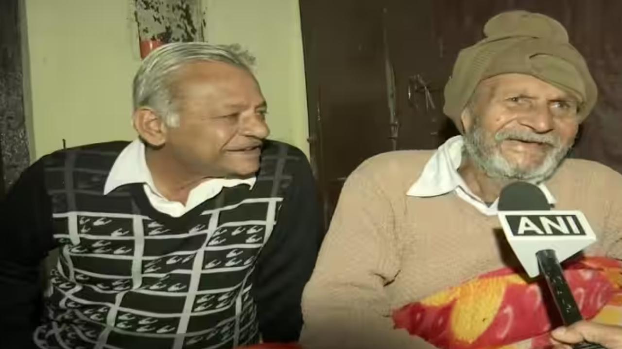 88 Year Man Wins Rs.5 Crore Lottery : Rs.5 కోట్ల లాటరీ గెలుచుకున్న 88 ఏళ్ల వృద్ధుడు 88 Year Man Wins Rs.5 Crore Lottery : Rs.5 కోట్ల లాటరీ గెలుచుకున్న 88 ఏళ్ల వృద్ధుడు