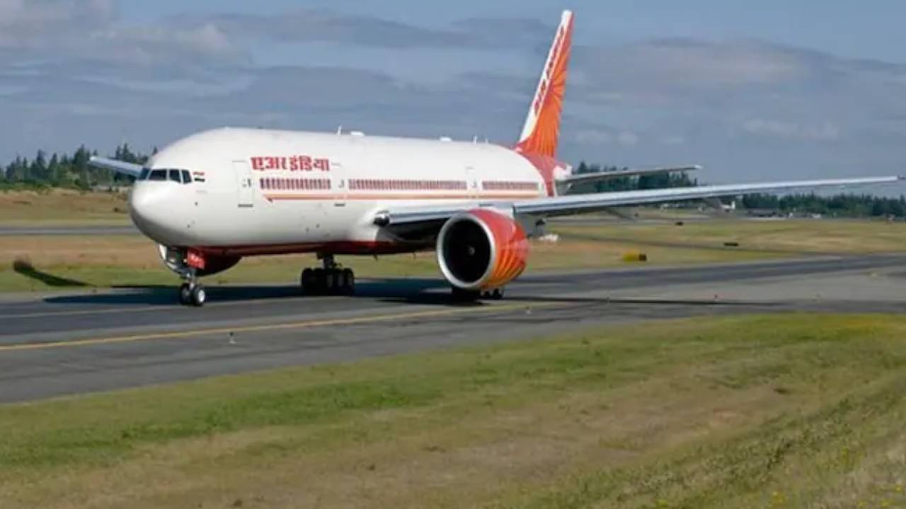 Air India Urination Case: విమానంలో మూత్ర విసర్జన కేసు.. ఎయిర్ ఇండియాకు డీజీసీఏ భారీ జరిమానా .. Air India Urination Case: విమానంలో మూత్ర విసర్జన కేసు.. ఎయిర్ ఇండియాకు డీజీసీఏ భారీ జరిమానా ..
