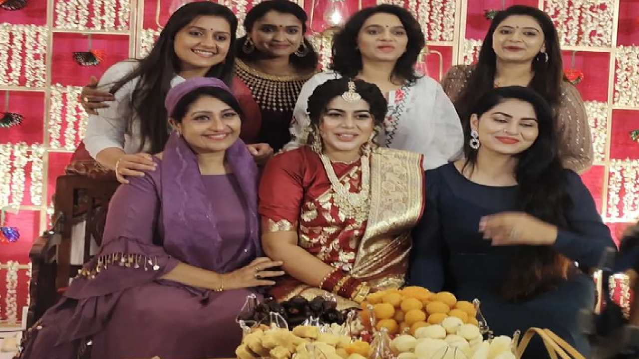 Actress Poorna : తల్లి కాబోతున్న పూర్ణ.. ఘనంగా సీమంతం వేడుకలు.. Actress Poorna : తల్లి కాబోతున్న పూర్ణ.. ఘనంగా సీమంతం వేడుకలు..