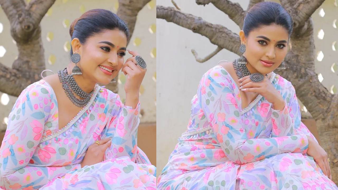 Actress Sneha Looks Gorgeous In Her Latest Pics