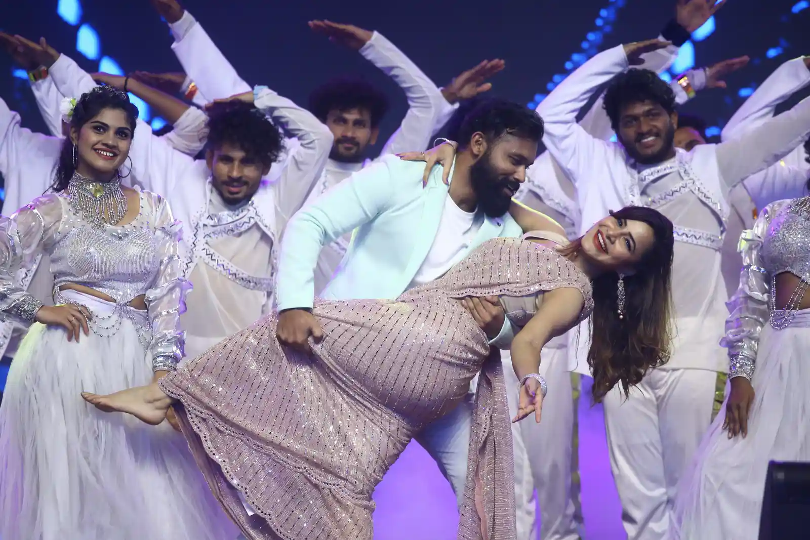 Ashu Reddy dance performance in Waltair Veerayya pre release event