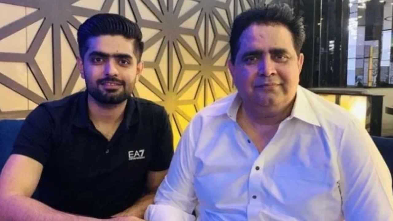 Babar Azam: ఒకప్పుడు బాబర్ ఆజం ఆకలితో అలమటించాల్సి వచ్చేదట.. కన్నీరు పెట్టుకున్నపాక్ కెప్టెన్.. తండ్రి వీడియో వైరల్.. Babar Azam: ఒకప్పుడు బాబర్ ఆజం ఆకలితో అలమటించాల్సి వచ్చేదట.. కన్నీరు పెట్టుకున్నపాక్ కెప్టెన్.. తండ్రి వీడియో వైరల్..
