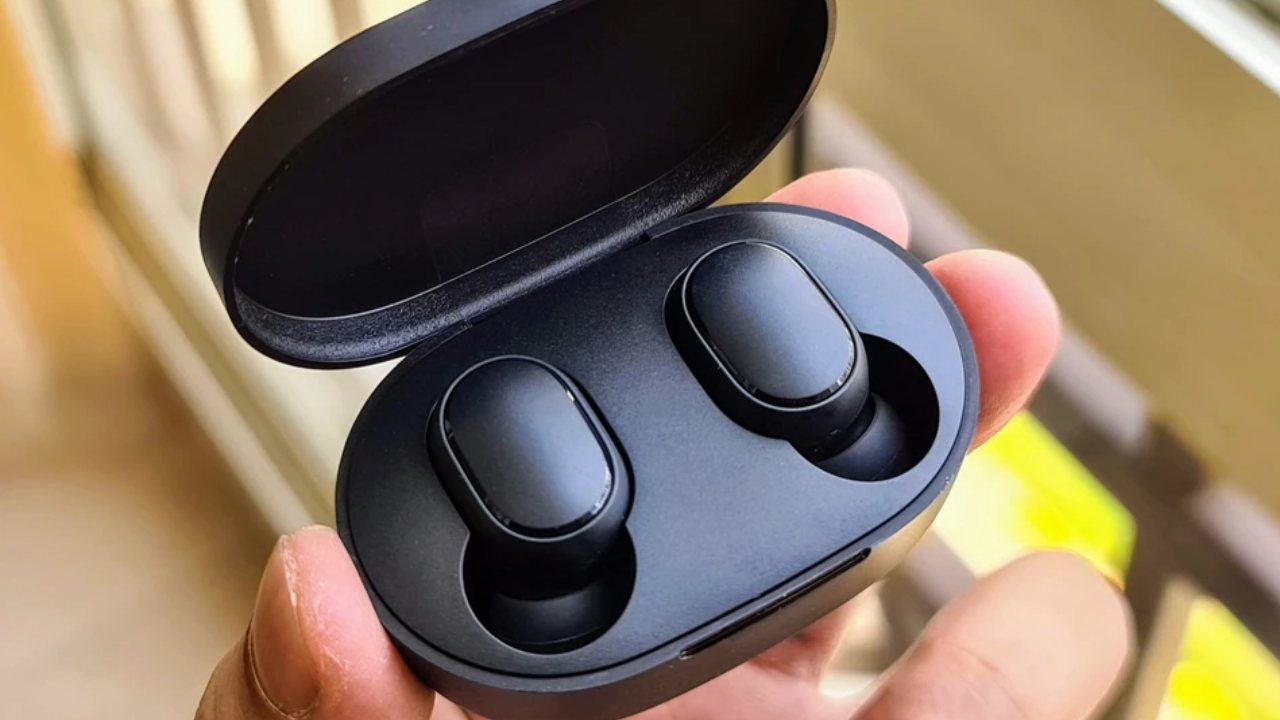 Best TWS earbuds under Rs 3000 to buy in India in January 2023_ Nord Buds, Redmi Buds 3 Lite