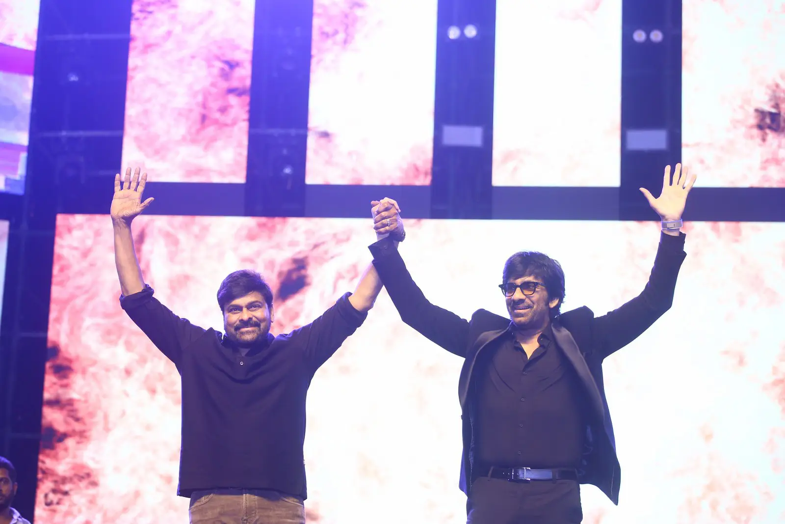 Chiranjeevi Raviteja Mega Mass combo at Waltair Veerayya Pre Release Event