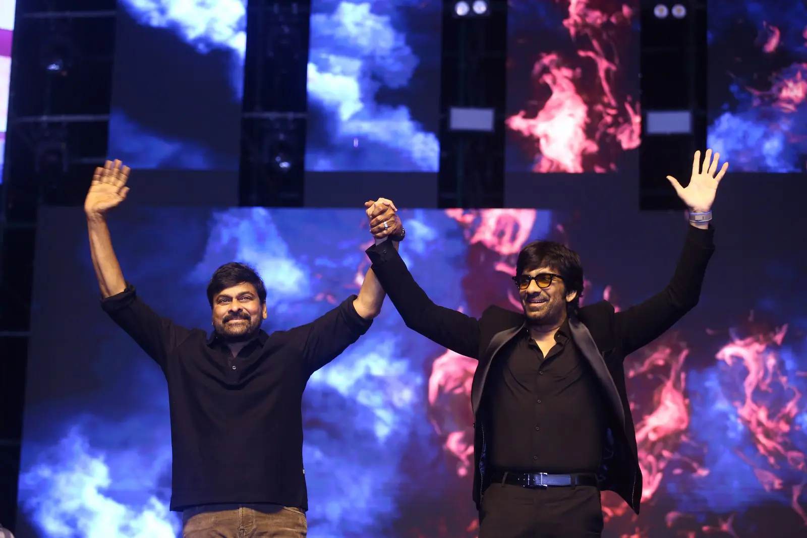 Chiranjeevi Raviteja Mega Mass combo at Waltair Veerayya Pre Release Event